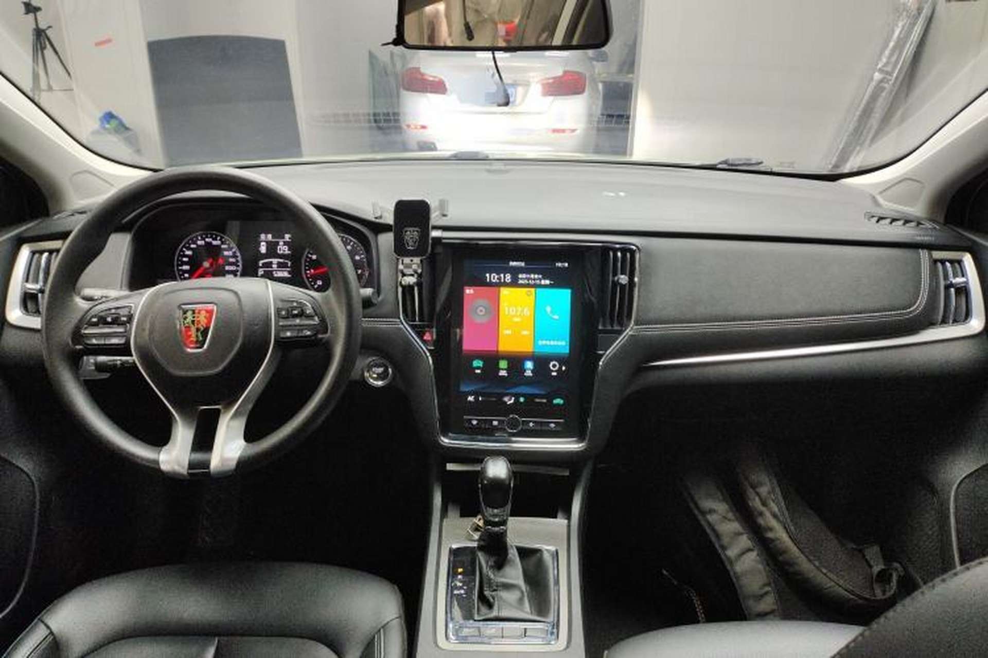 Used Roewe i6 2020 PLUS 1.6L CVT 4G Connected Glory Flagship Edition Interior 2