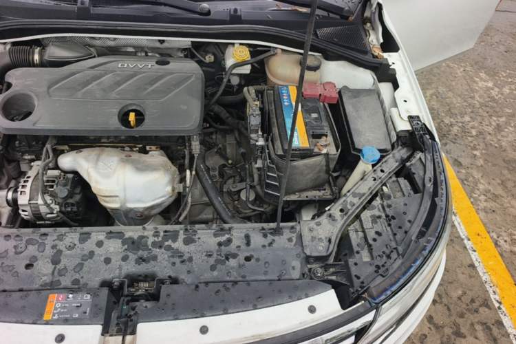 Used Roewe i6 2020 PLUS 1.6L CVT 4G Connected Glory Flagship Edition Engine Bay Left