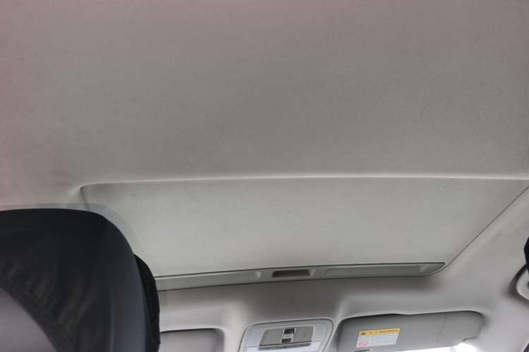 Used Roewe i6 2020 PLUS 1.6L CVT 4G Connected Glory Flagship Edition Headliner