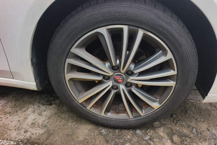 Used Roewe i6 2020 PLUS 1.6L CVT 4G Connected Glory Flagship Edition Right Front Wheel Hub