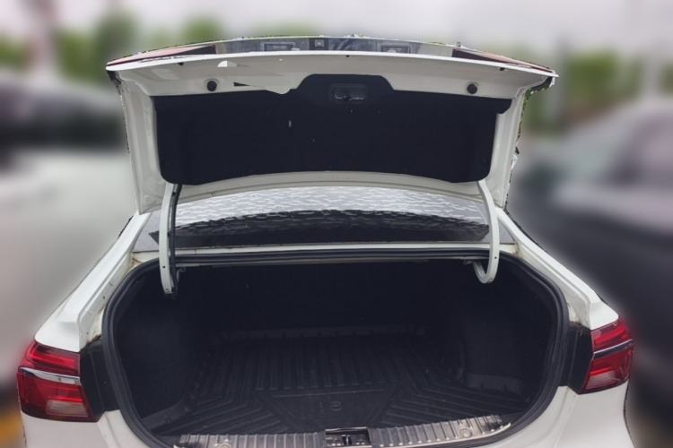 Used Roewe i6 2020 PLUS 1.6L CVT 4G Connected Glory Flagship Edition Trunk