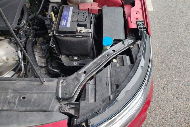 Used Roewe i6 2020 PLUS 1.6L CVT 4G Connected Glory Flagship Edition Engine Bay Left