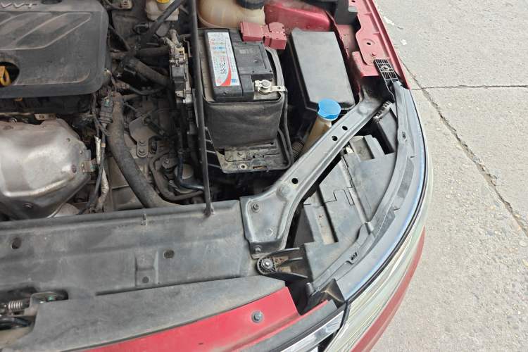 Used Roewe i6 2020 PLUS 1.6L CVT 4G Connected Glory Flagship Edition Engine Bay Left