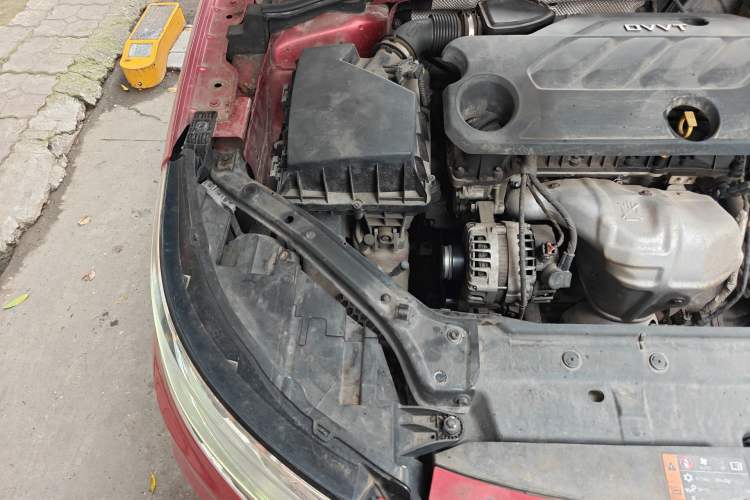 Used Roewe i6 2020 PLUS 1.6L CVT 4G Connected Glory Flagship Edition Engine Bay Right
