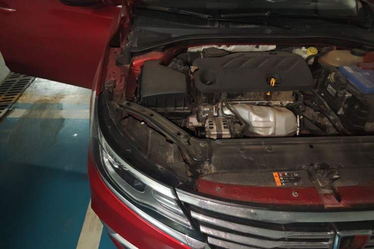 Used Roewe i6 2020 PLUS 1.6L CVT 4G Connected Glory Flagship Edition Engine Bay Right
