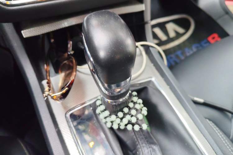 Used Roewe i6 2020 PLUS 1.6L CVT 4G Connected Glory Flagship Edition Gear Lever