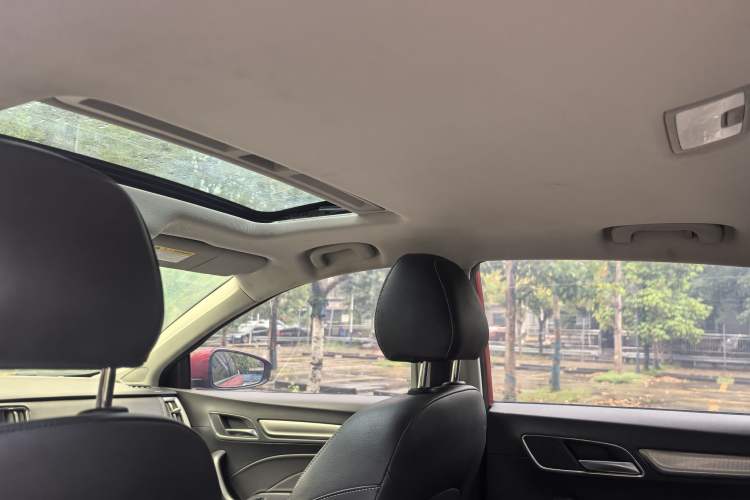 Used Roewe i6 2020 PLUS 1.6L CVT 4G Connected Glory Flagship Edition Headliner