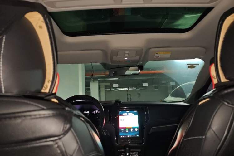 Used Roewe i6 2020 PLUS 1.6L CVT 4G Connected Glory Flagship Edition Headliner