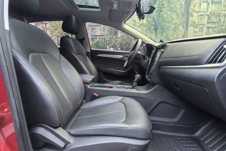 Used Roewe i6 2020 PLUS 1.6L CVT 4G Connected Glory Flagship Edition Interior 11
