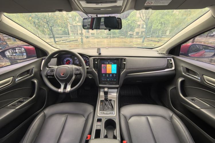 Used Roewe i6 2020 PLUS 1.6L CVT 4G Connected Glory Flagship Edition Interior 9