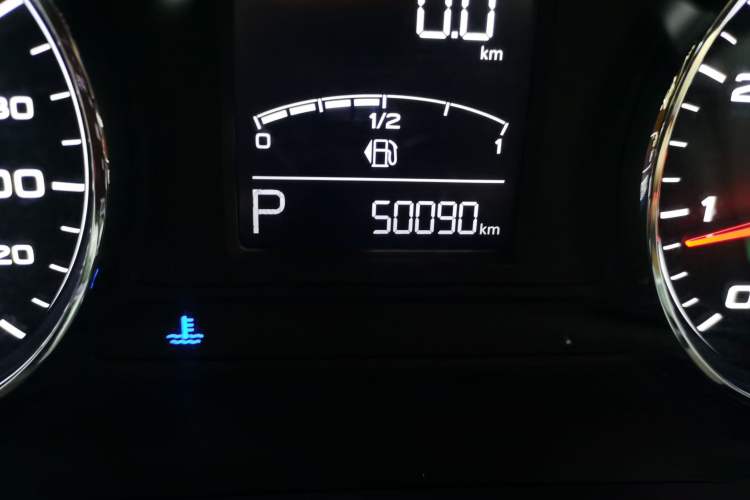 Used Roewe i6 2020 PLUS 1.6L CVT 4G Connected Glory Flagship Edition Odometer Close Up
