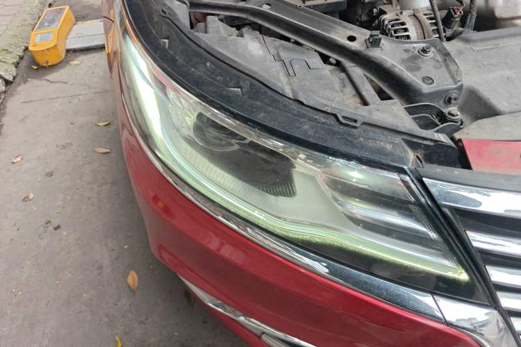 Used Roewe i6 2020 PLUS 1.6L CVT 4G Connected Glory Flagship Edition Right Front Headlight