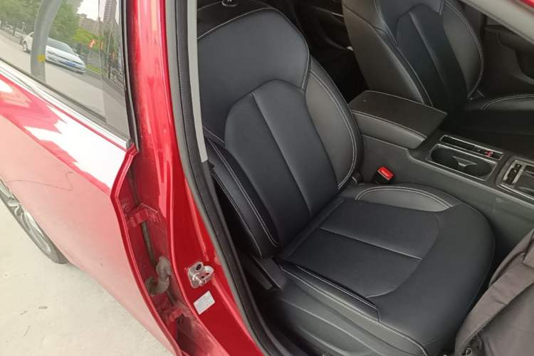 Used Roewe i6 2020 PLUS 1.6L CVT 4G Connected Glory Flagship Edition Right Front Seat