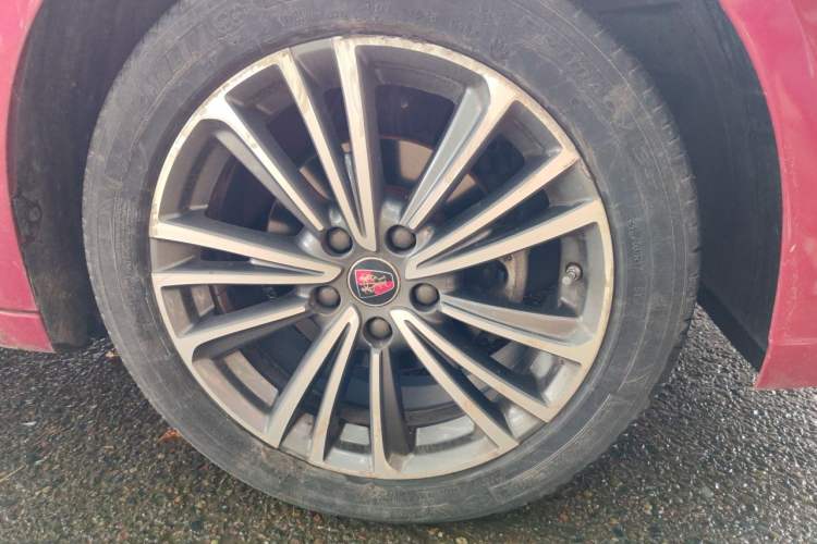 Used Roewe i6 2020 PLUS 1.6L CVT 4G Connected Glory Flagship Edition Right Front Wheel Hub