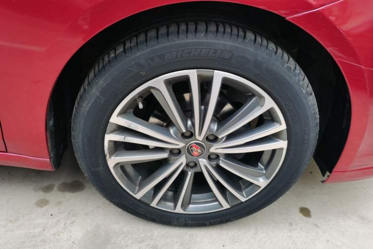 Used Roewe i6 2020 PLUS 1.6L CVT 4G Connected Glory Flagship Edition Right Front Wheel Hub