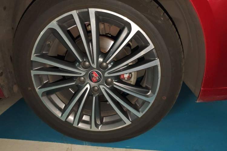 Used Roewe i6 2020 PLUS 1.6L CVT 4G Connected Glory Flagship Edition Right Front Wheel Hub