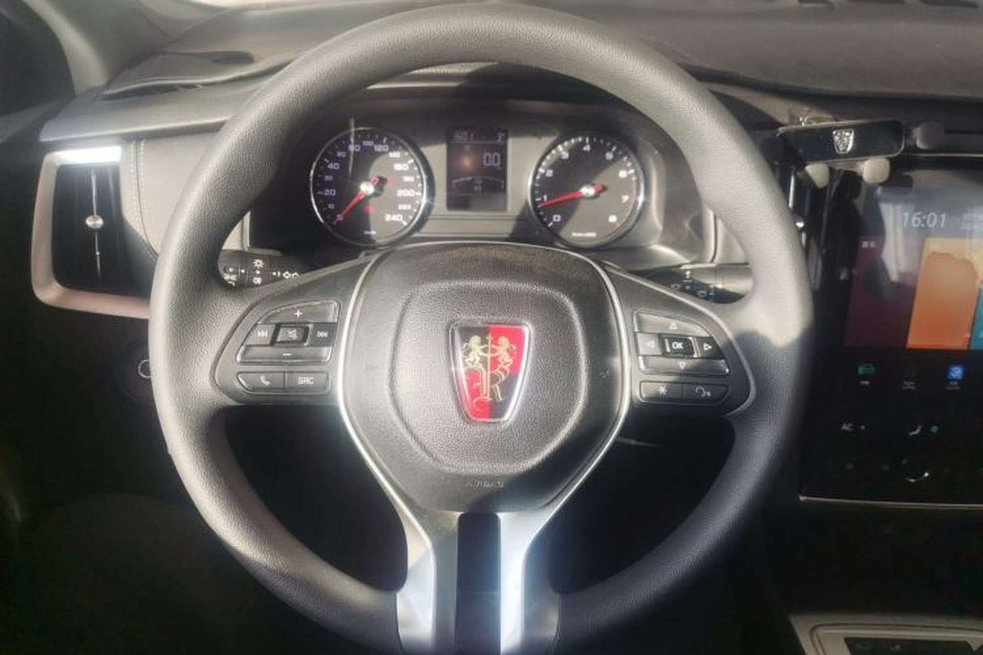 Used Roewe i6 2020 PLUS 1.6L Manual 4G Connect Glory Flagship Edition Steering Wheel