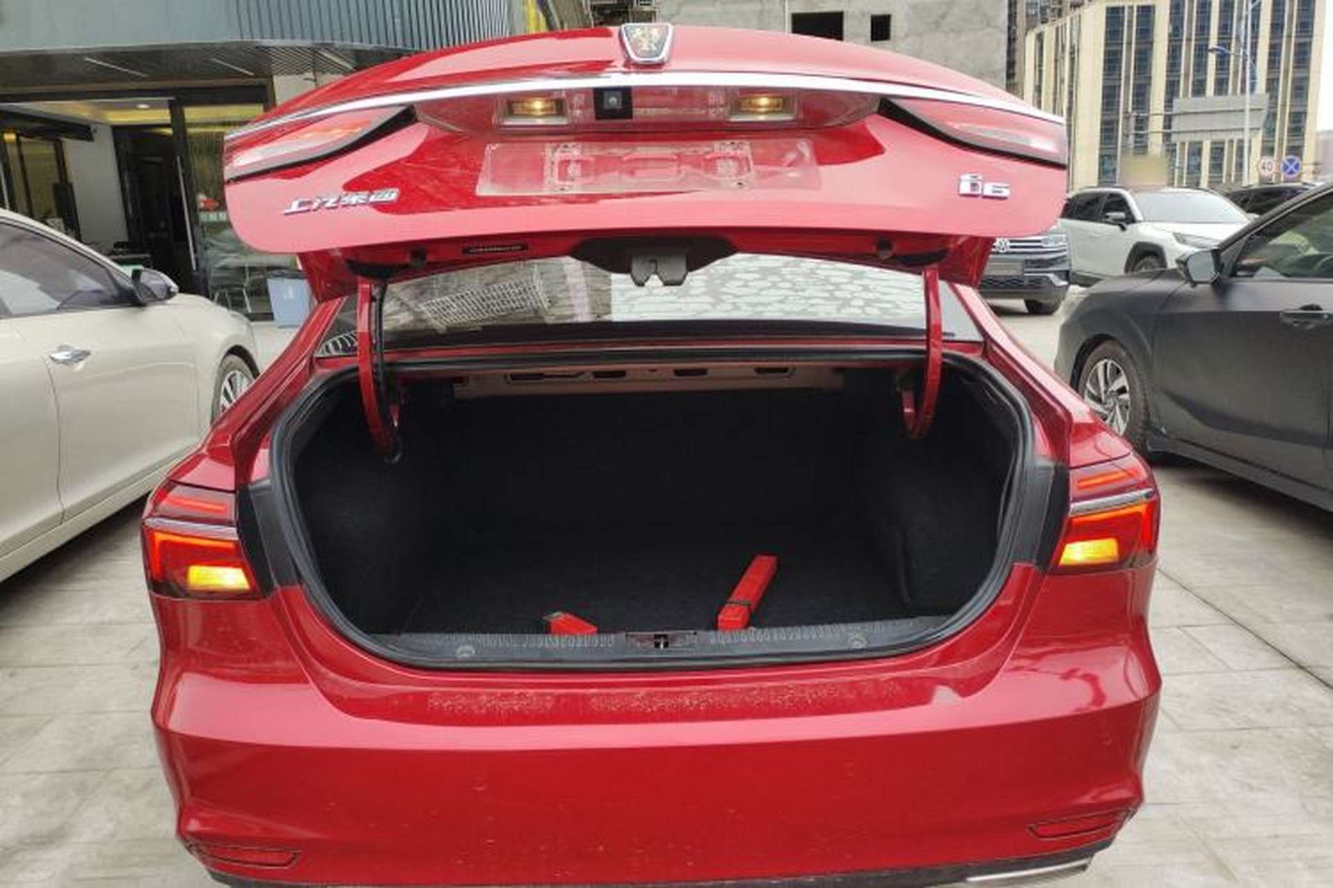 Used Roewe i6 2020 PLUS 1.6L CVT 4G Connected Glory Flagship Edition Trunk