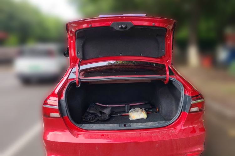 Used Roewe i6 2020 PLUS 1.6L CVT 4G Connected Glory Flagship Edition Trunk