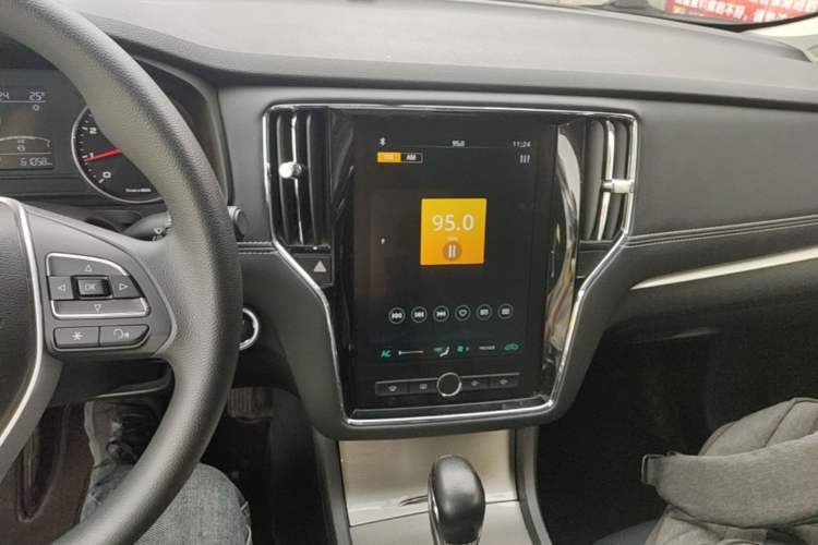 Used Roewe i6 2020 PLUS 1.6L CVT 4G Connected Glory Flagship Edition Audio And AC Panel