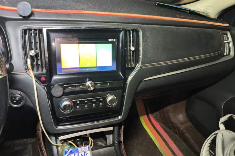 Used Roewe i6 2020 PLUS 1.6L CVT 4G Connected Glory Luxury Edition Audio And AC Panel
