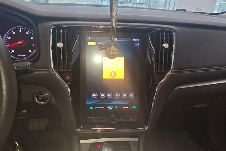 Used Roewe i6 2020 PLUS 1.6L CVT 4G Connected Glory Flagship Edition Audio And AC Panel
