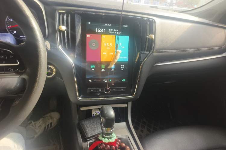 Used Roewe i6 2020 PLUS 1.6L CVT 4G Connected Glory Flagship Edition Audio And AC Panel