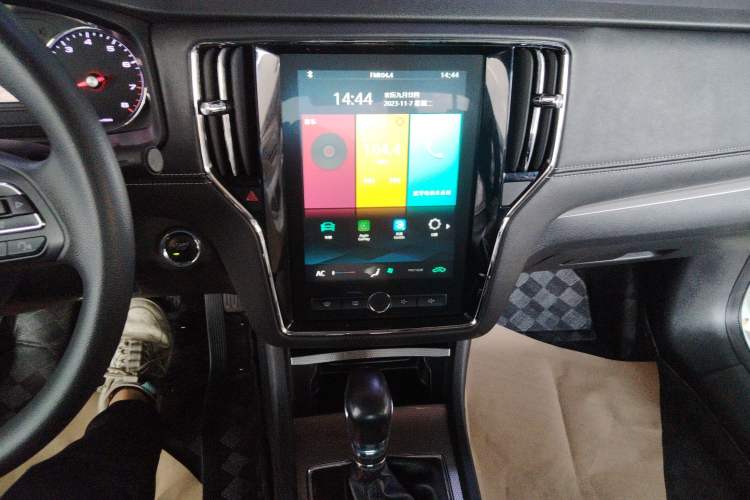 Used Roewe i6 2020 PLUS 1.6L CVT 4G Connected Glory Flagship Edition Audio And AC Panel
