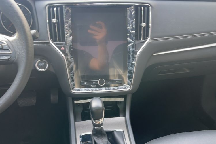 Used Roewe i6 2020 PLUS 1.6L CVT 4G Connected Glory Flagship Edition Audio And AC Panel