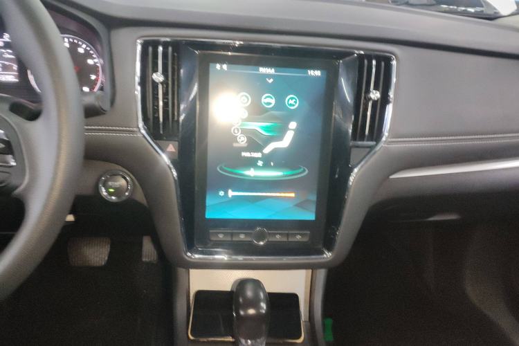 Used Roewe i6 2020 PLUS 1.6L CVT 4G Connected Glory Flagship Edition Audio And AC Panel