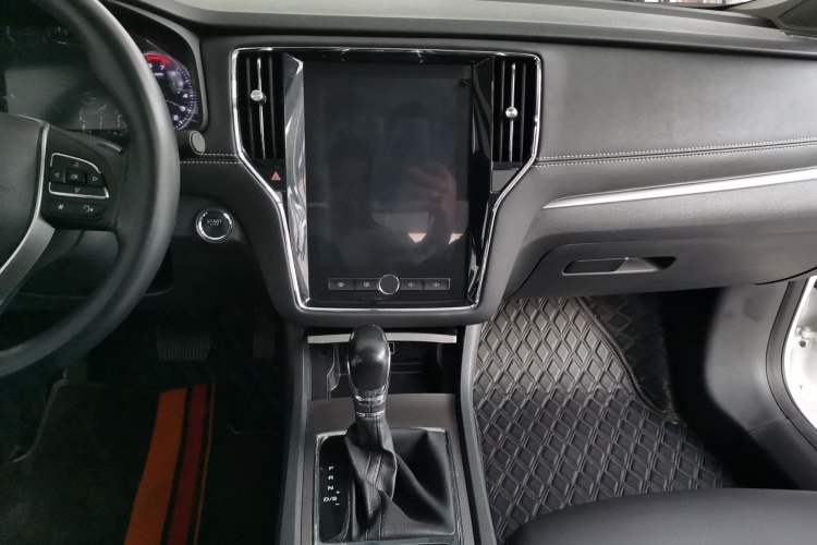 Used Roewe i6 2020 PLUS 1.6L CVT 4G Connected Glory Flagship Edition Audio And AC Panel