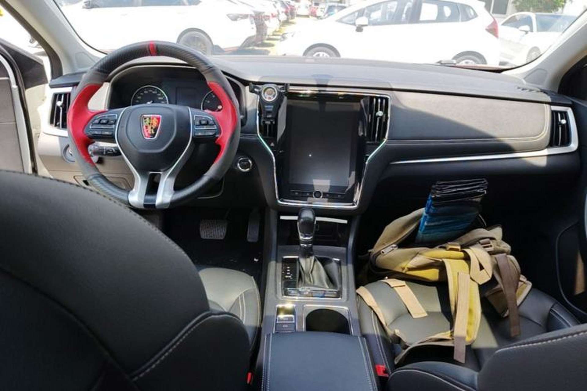 Used Roewe i6 2020 PLUS 1.6L CVT 4G Connected Glory Flagship Edition Center Console