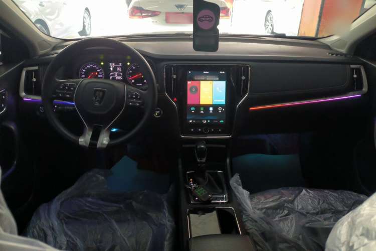 Used Roewe i6 2020 PLUS 1.6L CVT 4G Connected Glory Flagship Edition Center Console