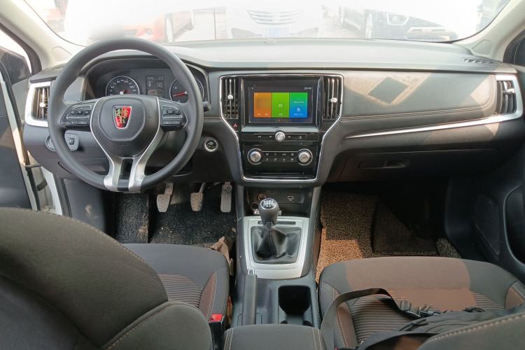 Used Roewe i6 2020 PLUS 1.6L Manual 4G Connect Glory Luxury Edition Center Console