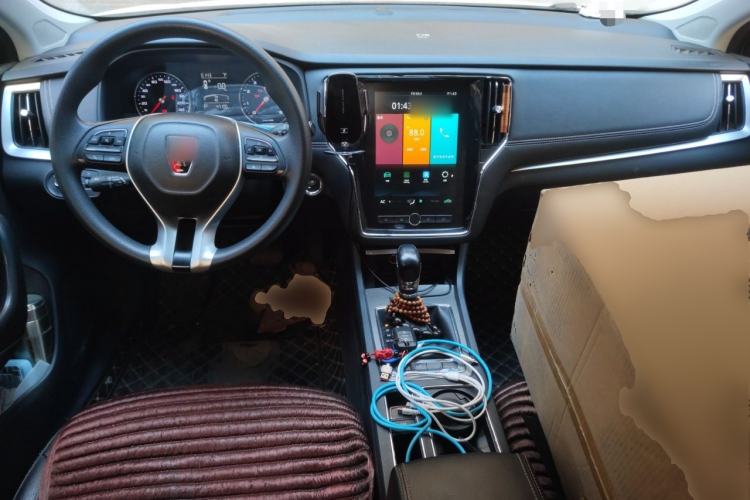Used Roewe i6 2020 PLUS 1.6L CVT 4G Connected Glory Flagship Edition Center Console