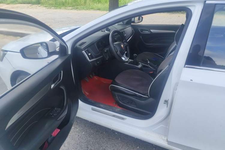 Used Roewe i6 2020 PLUS 1.6L Manual 4G Connect Glory Flagship Edition Driver Seat