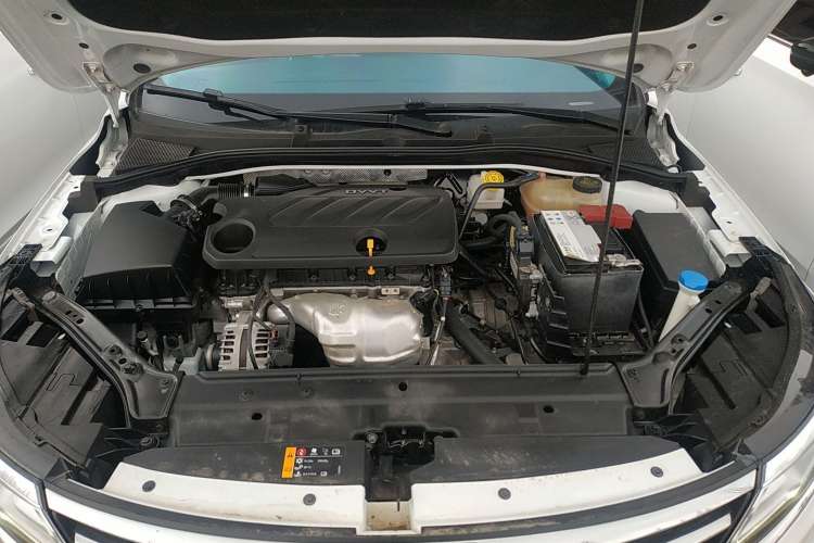 Used Roewe i6 2020 PLUS 1.6L CVT 4G Connected Glory Flagship Edition Engine Bay