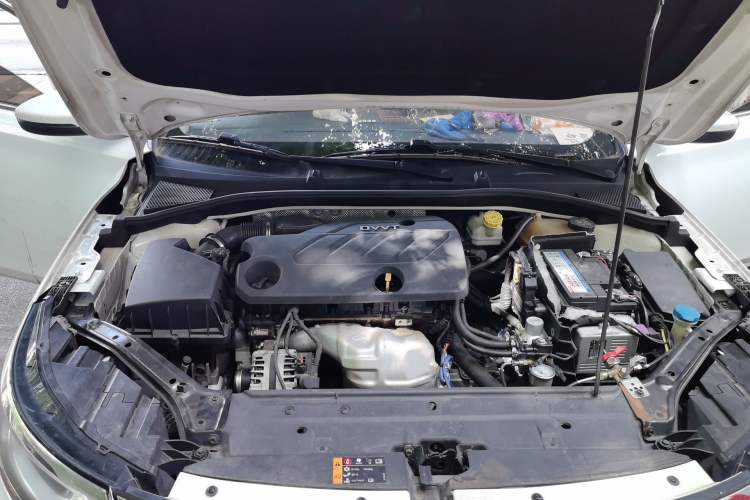 Used Roewe i6 2020 PLUS 1.6L CVT 4G Connected Glory Holographic Edition Engine Bay