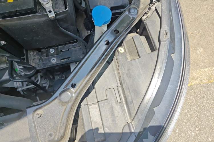Used Roewe i6 2020 PLUS 1.6L CVT 4G Connected Glory Holographic Edition Engine Bay Left