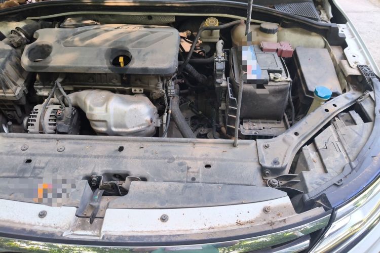 Used Roewe i6 2020 PLUS 1.6L CVT 4G Connected Glory Flagship Edition Engine Bay Left