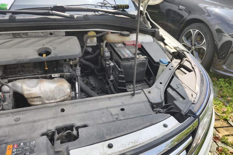 Used Roewe i6 2020 PLUS 1.6L CVT 4G Connected Glory Flagship Edition Engine Bay Left