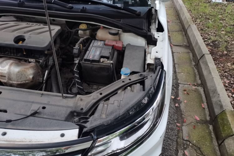 Used Roewe i6 2020 PLUS 1.6L CVT 4G Connected Glory Flagship Edition Engine Bay Left