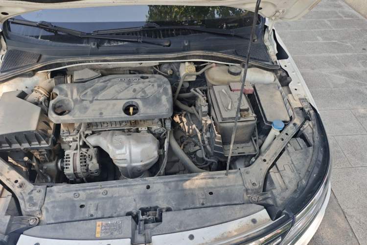 Used Roewe i6 2020 PLUS 1.6L CVT 4G Connected Glory Flagship Edition Engine Bay Left
