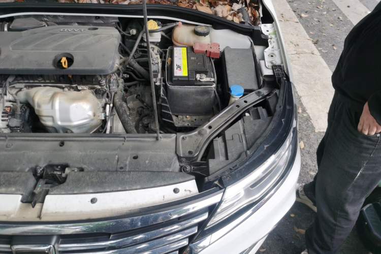 Used Roewe i6 2020 PLUS 1.6L CVT 4G Connected Glory Flagship Edition Engine Bay Left