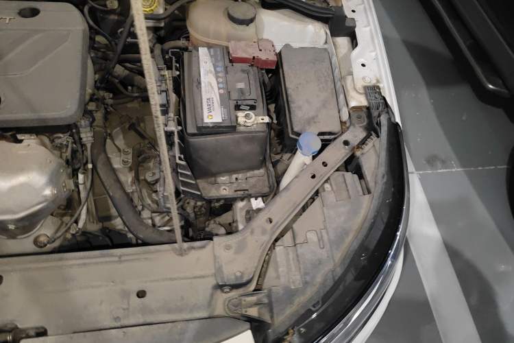 Used Roewe i6 2020 PLUS 1.6L CVT 4G Connected Glory Flagship Edition Engine Bay Left