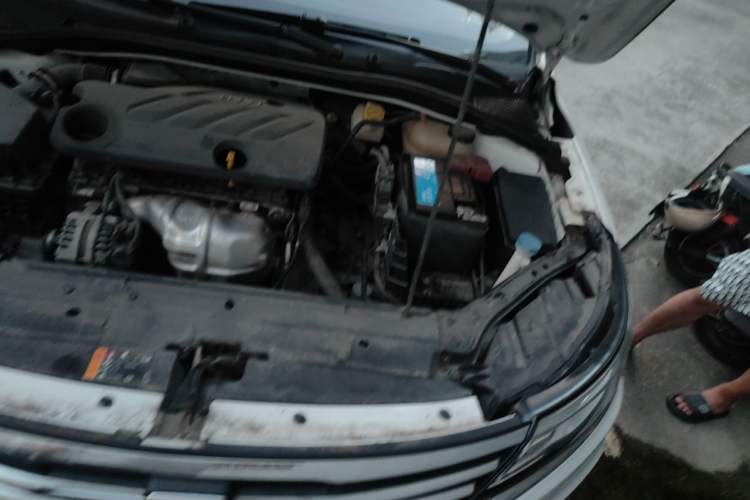 Used Roewe i6 2020 PLUS 1.6L CVT 4G Connected Glory Flagship Edition Engine Bay Left