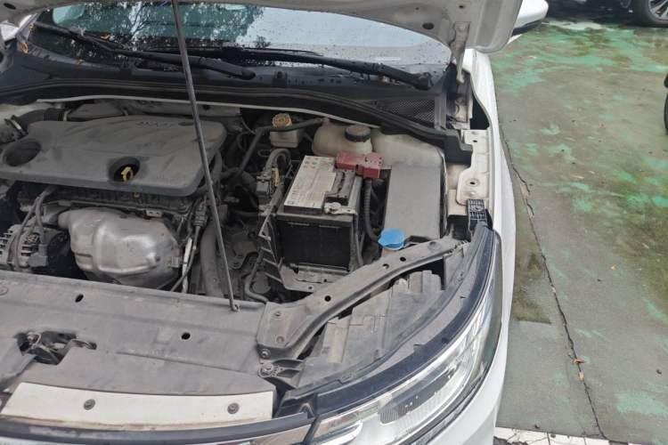 Used Roewe i6 2020 PLUS 1.6L CVT 4G Connected Glory Flagship Edition Engine Bay Left