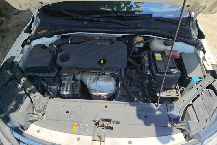 Used Roewe i6 2020 PLUS 1.6L CVT 4G Connected Glory Flagship Edition Engine Bay