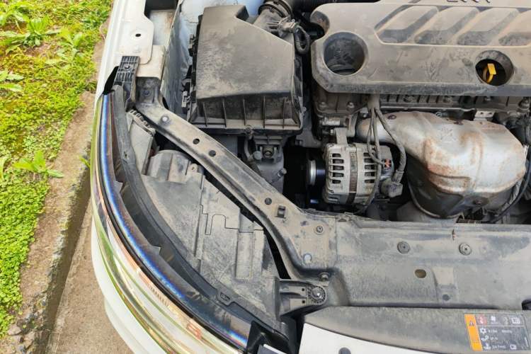 Used Roewe i6 2020 PLUS 1.6L CVT 4G Connected Glory Flagship Edition Engine Bay Right