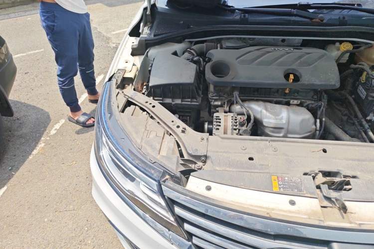 Used Roewe i6 2020 PLUS 1.6L CVT 4G Connected Glory Flagship Edition Engine Bay Right